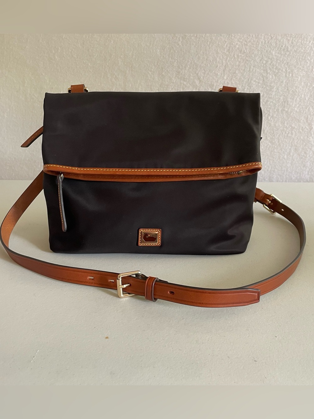 Dooney & Burke Wayfarer 9 x 11 Nylon Flapover Crossbody Bag Black Brown Trim - Picture 1 of 14